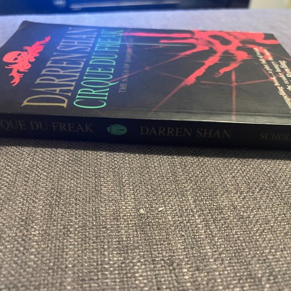 Cirque Du Freak pocketbook paperback - Picture 3 of 3